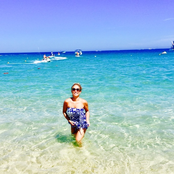 Meet your Posher, Petite_j - Picture 1 of 1